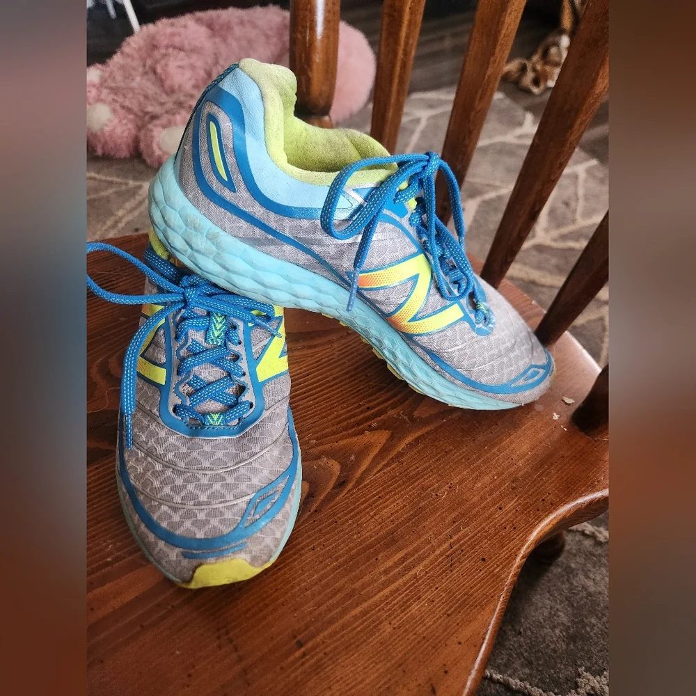 New Balance Teal and Yellow Athletic Running Sneakers